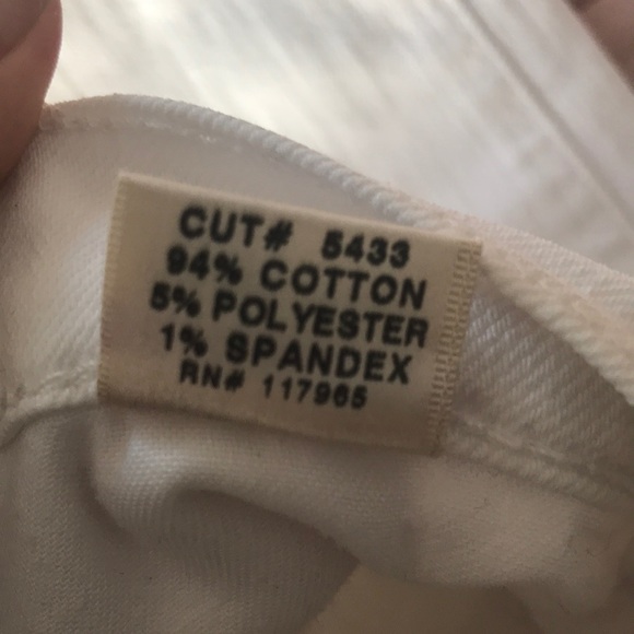 J Brand White mid rise jean - Picture 6 of 6